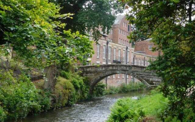 Beautiful 6 bedrooms holiday home Near Manchester