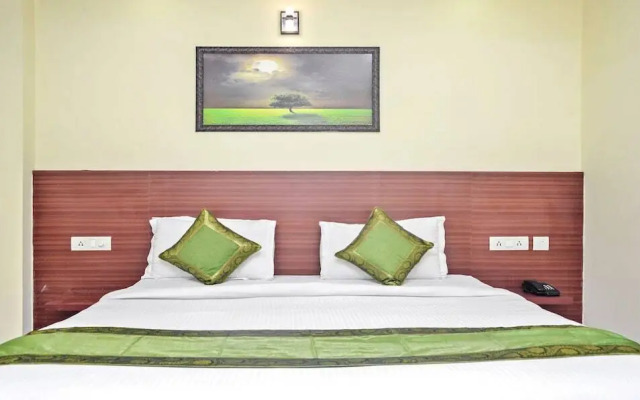 OYO 12074 Vikrant's Residency