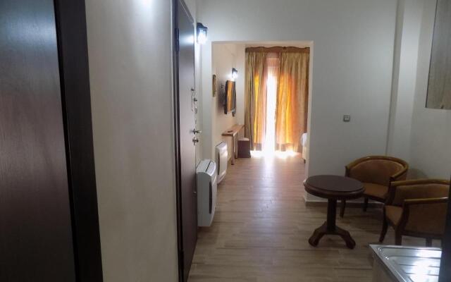 Souvlakis Pool Suites (S.P.S)