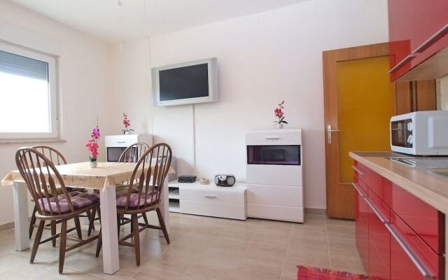 Apartment 1432