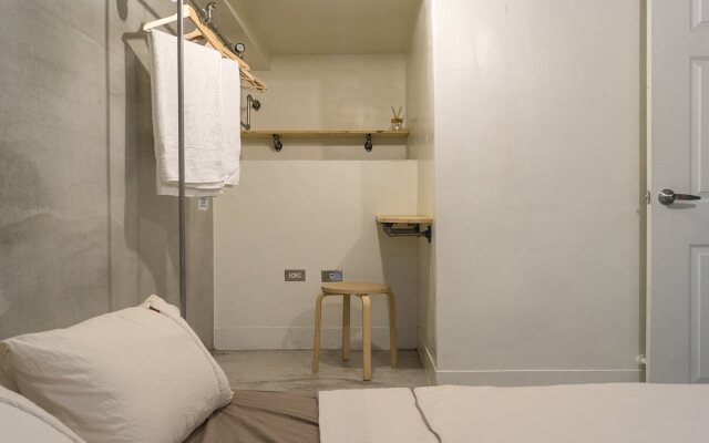 Pier 2 Hostel