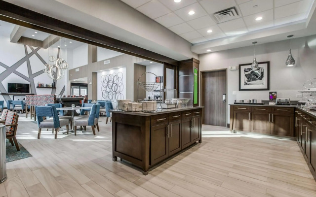 Hampton Inn & Suites North Dallas Central Expy