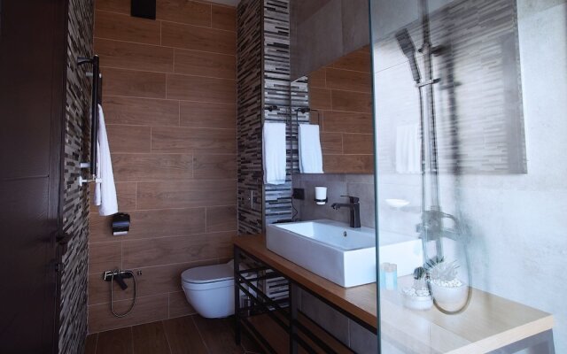 Green Floor Apartments