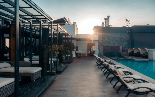 Trademark Hotel