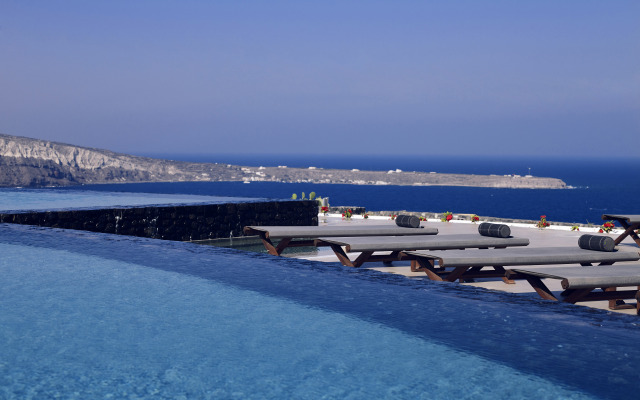 Santo Maris Oia Luxury Suites & Spa