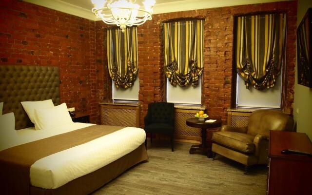 Отель Метрополис