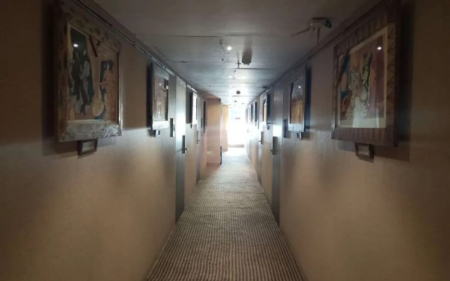 Hotel Highway Inn