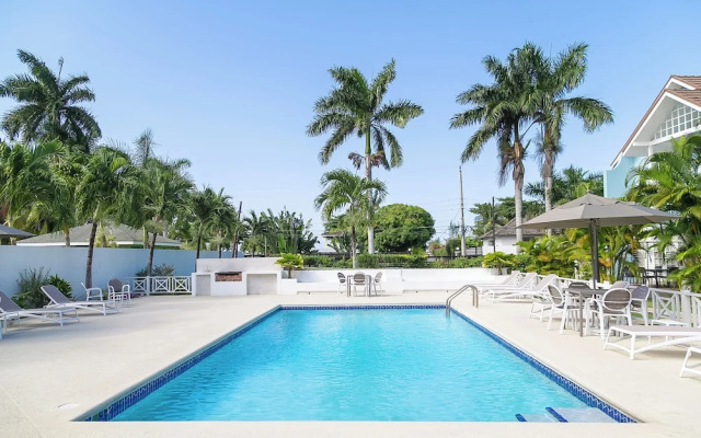 Silver Palms Charming 1BR Private Beach and Pool