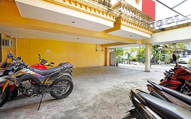 OYO 91390 Kost Grand Royal Elite