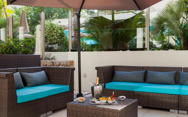 Park and Suites Prestige Cannes Croisette Hotel