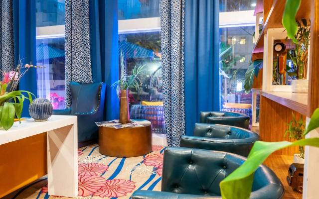 Catalina Hotel & Beach Club