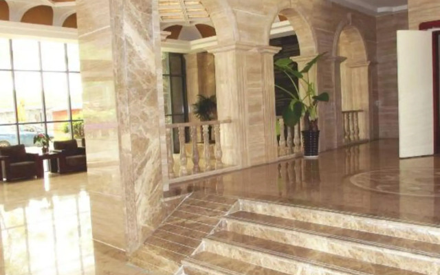 Yaqi Business Hotel (Hefei High-speed Rail South Station North Square)