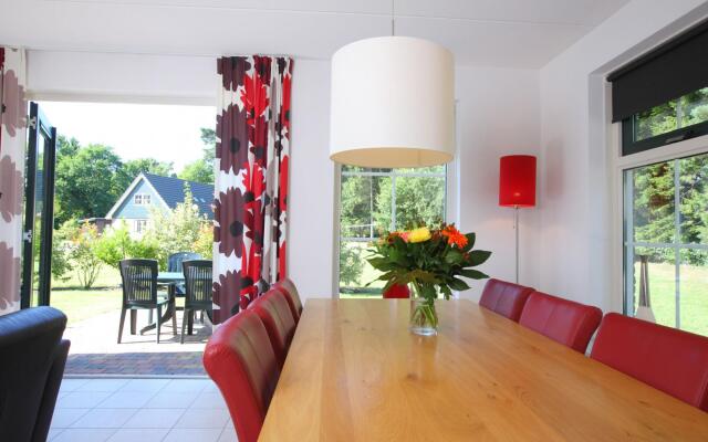 Luxurious Villa With sun Shower, in a Wooded Area