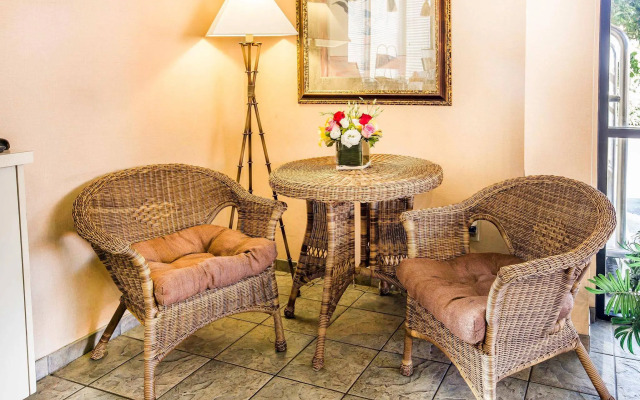 California Inn and Suites Bakersfield