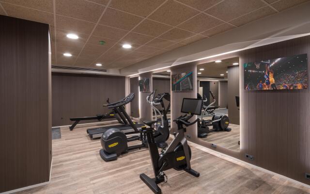 LIVVO Lumm Hotel 