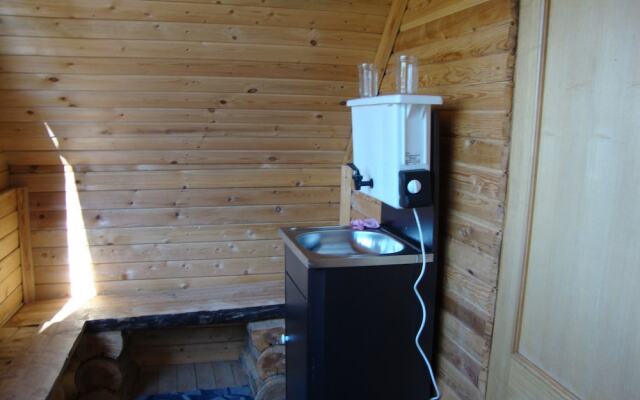 Bear Corner Lodge