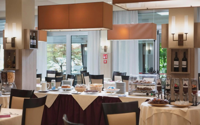 Smart Hotel Holiday