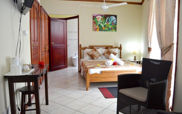 Villa With 5 Bedrooms in Machabee, With Pool Access, Enclosed Garden a