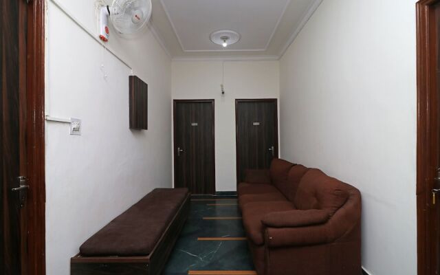 OYO 11452 Golden Castle Lodge