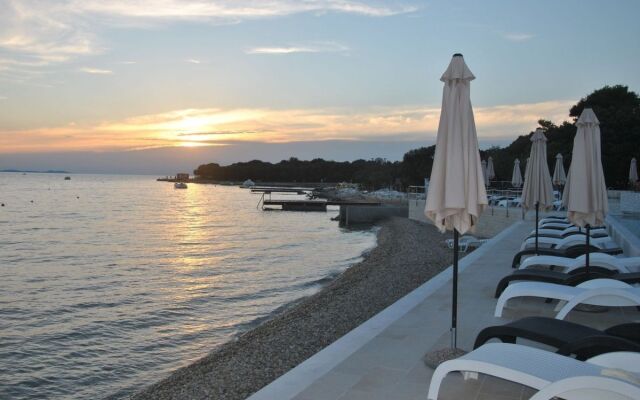 Sunnyside Apartments Petrcane