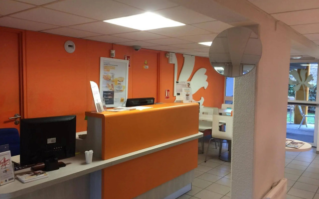 Première Classe La Ville-Du-Bois