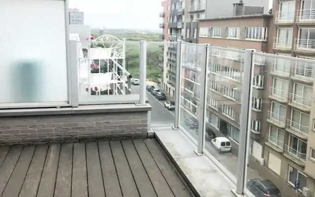 Duplex in Middelkerke Near Sea Wall & Center