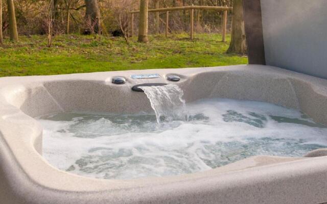 The Cabin with Hot Tub