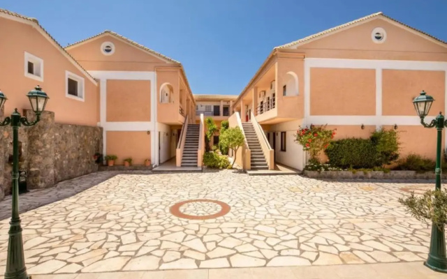 Rossis Beach Hotel