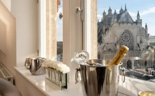 Cathedral Yard - An Exclusive Private Apartment on Cathedral Green, Exeter