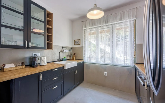Enolabee Harbour View Apartment
