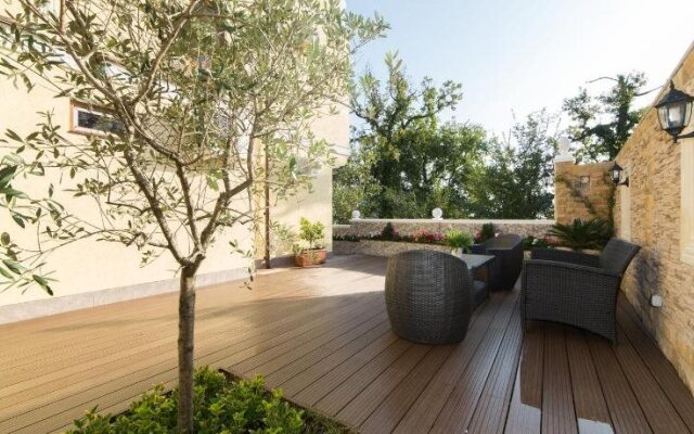 Garden Hotel