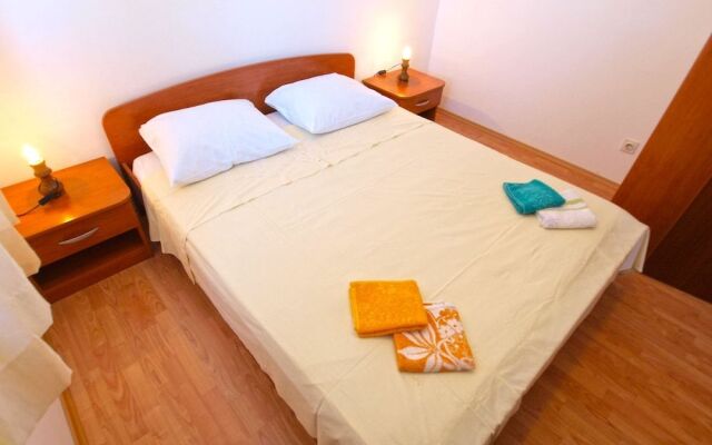 Apartment 990