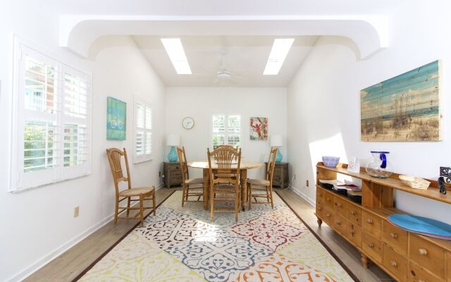 Seaside Bungalow by Vtrips