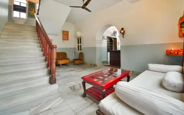 Hotel Raj Kesar by OYO Rooms