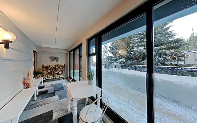 Spacious 2 BR Units at 1849 Condos With Free Pool, Parking & Wifi