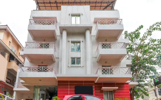 White Mg by OYO Rooms