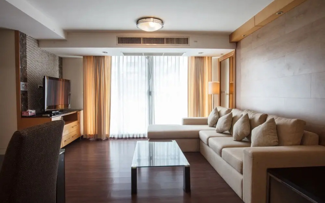 3A - 2 Bedroom Downtown Apartment With Shared Pool