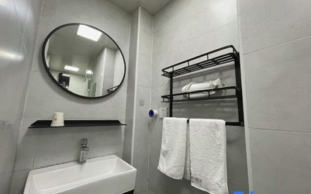 Qixia Hotel (Oriental Hospital Dongchang Road Subway Station)