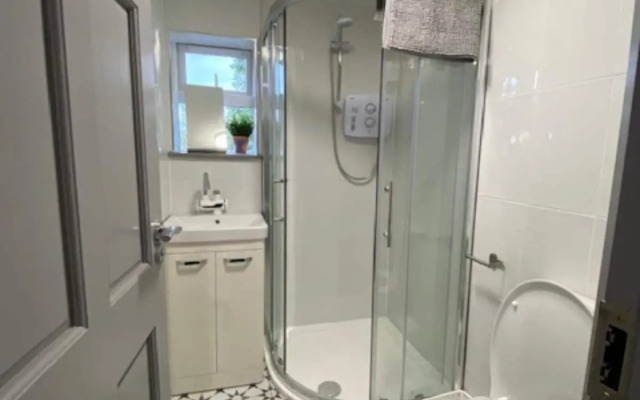 Location Location - Gorgeous 3 Bed Apartment in Killarney