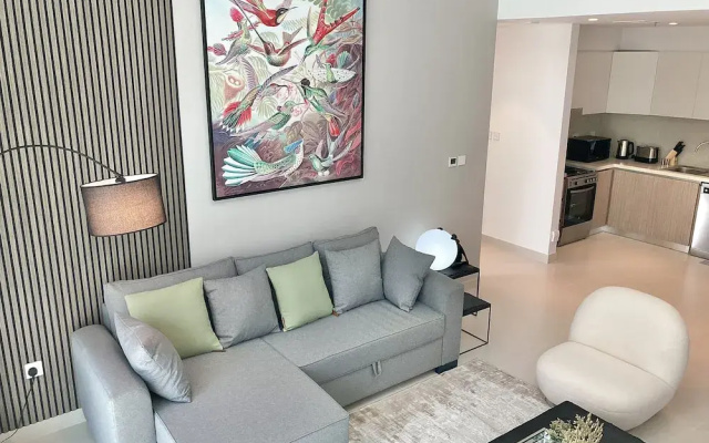 SuperHost - Stylish Apartment Facing Creek Harbour