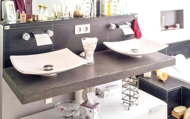 House With 3 Bedrooms in Florensac, With Private Pool, Enclosed Garden