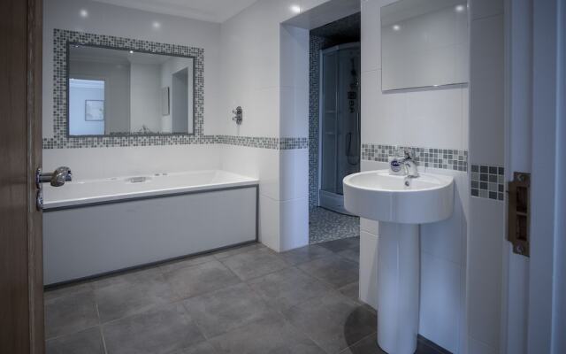 Knights Rest - 4 Bedroom - Princes Gate