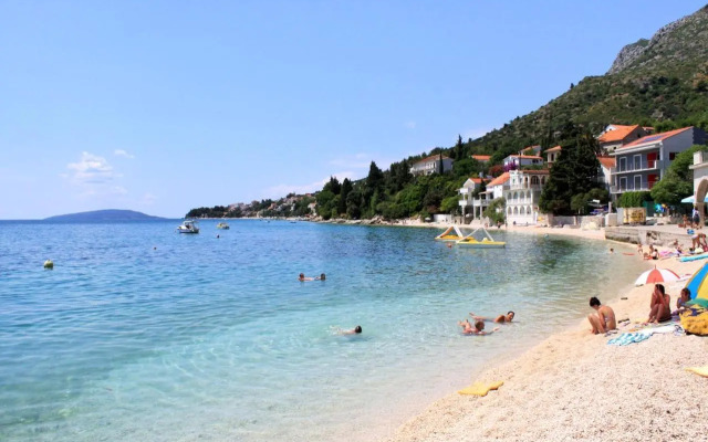 Apartments by the sea Brist, Makarska - 6813