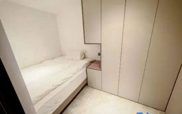 Modern Apartment at Chamber of Commerce Building