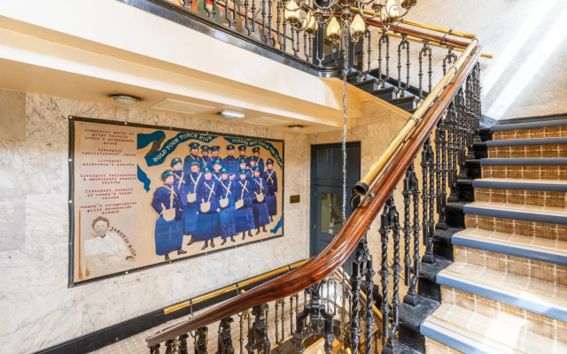 Sir Thomas Hotel