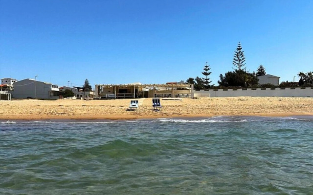 Costa Fenicia - Aura Club