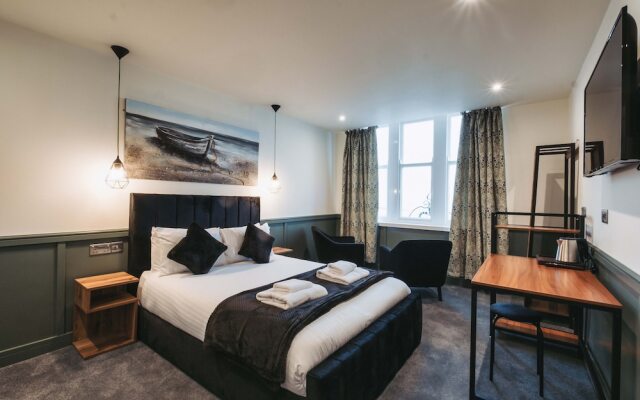 The Royal Bar & Shaker