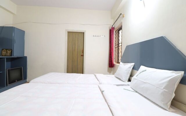 Spot On 37711 Vishwas Delux Lodge