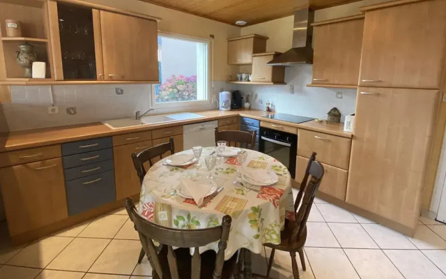 Pretty Holiday Home, Treffiagat