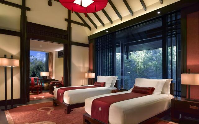 Banyan Tree Lijiang